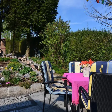 Διαμέρισμα Forest Escape With Garden, Cleaning Included *