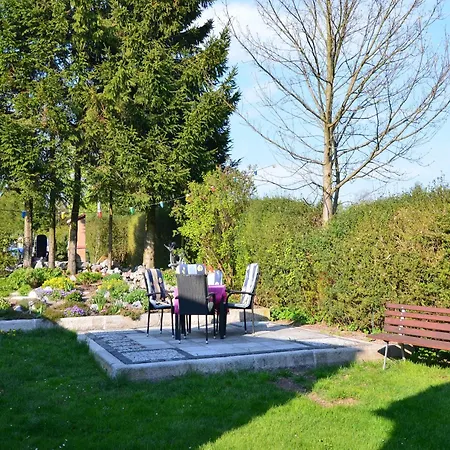 Forest Escape With Garden, Cleaning Included Διαμέρισμα