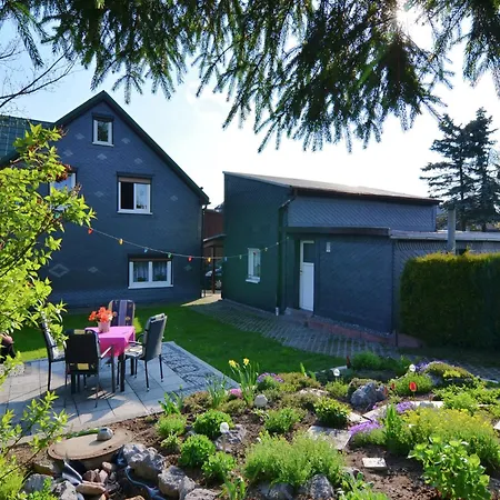 Forest Escape With Garden, Cleaning Included * Neustadt am Rennsteig