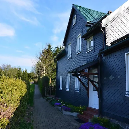 Forest Escape With Garden, Cleaning Included *